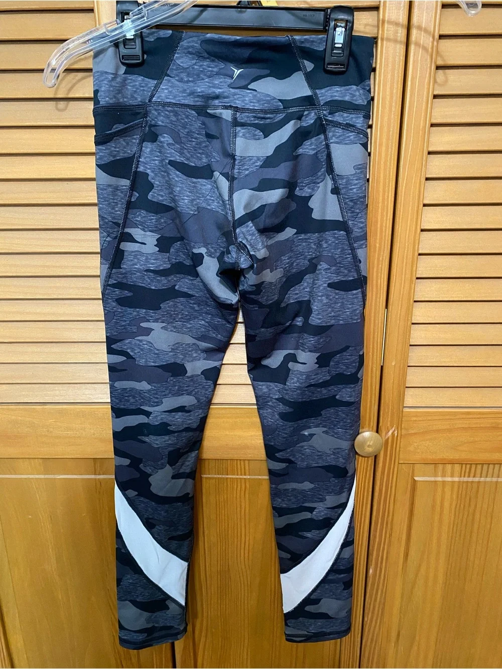 Old Navy Active Men's Heathered Dark Gray Athletic Shorts